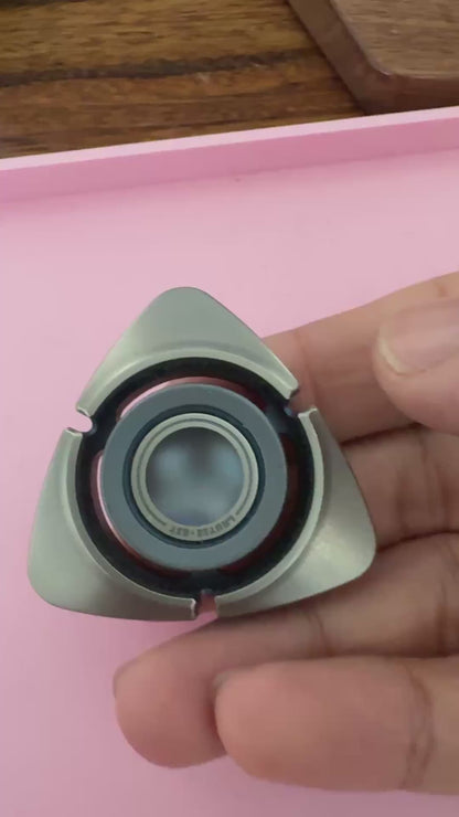 Bit-04 Tri Fidget Spinner Titanium blue