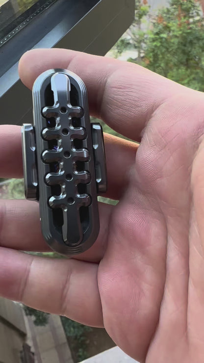 EXOSKELETON Zr + Mokuti