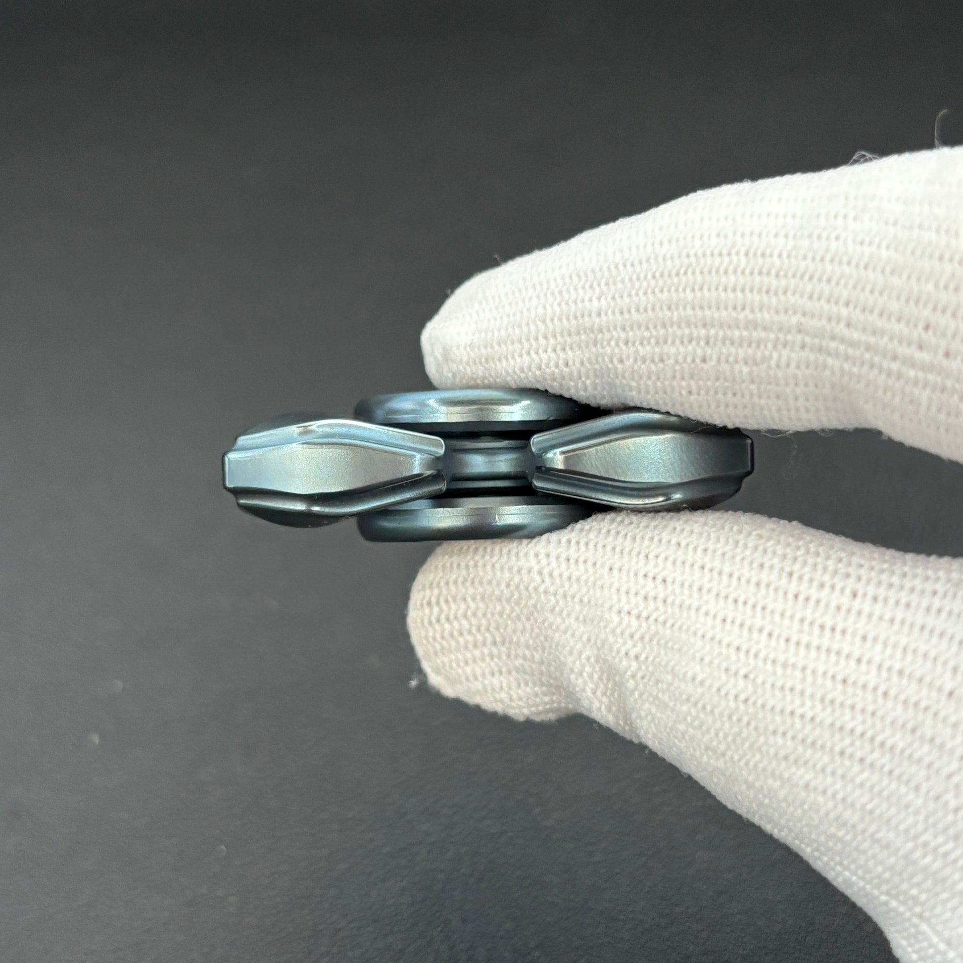 Toothless Mini Pearl White Zirconium