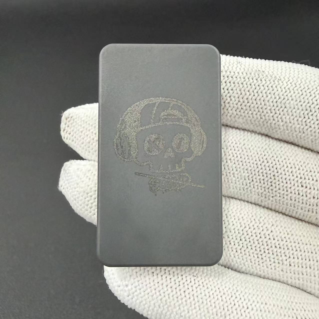 Mute Zirconium