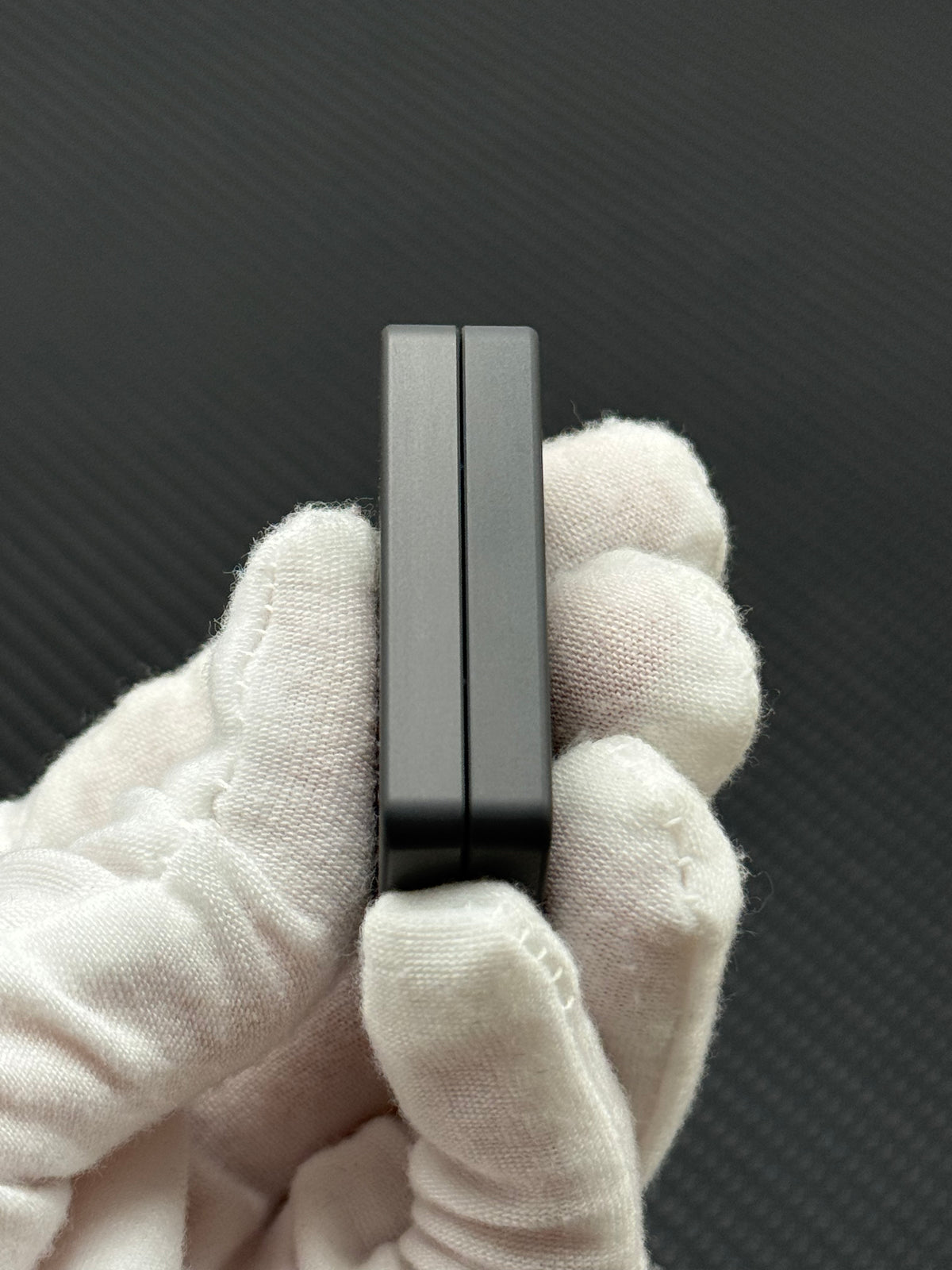Mute Zirconium