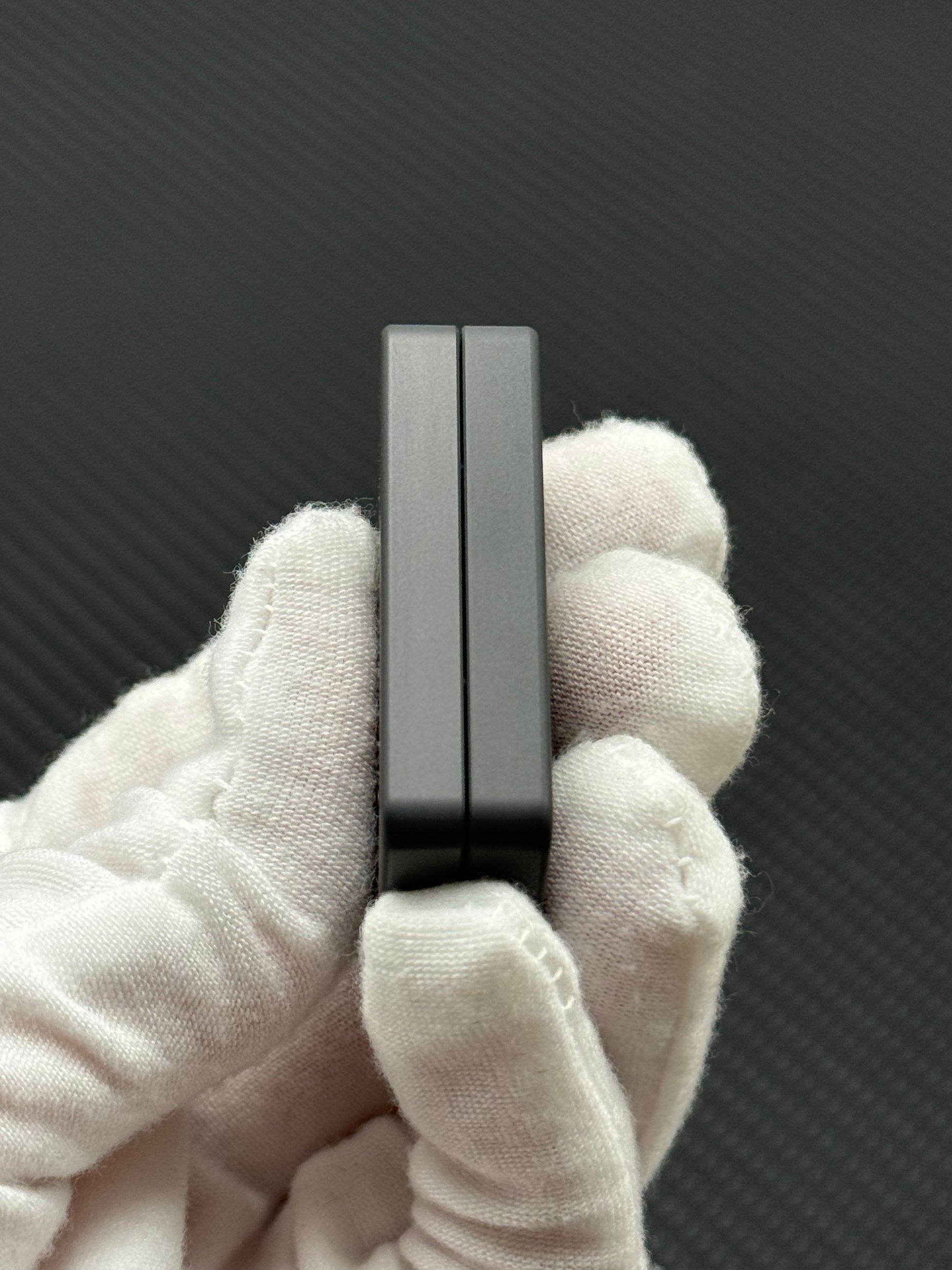 Mute Zirconium