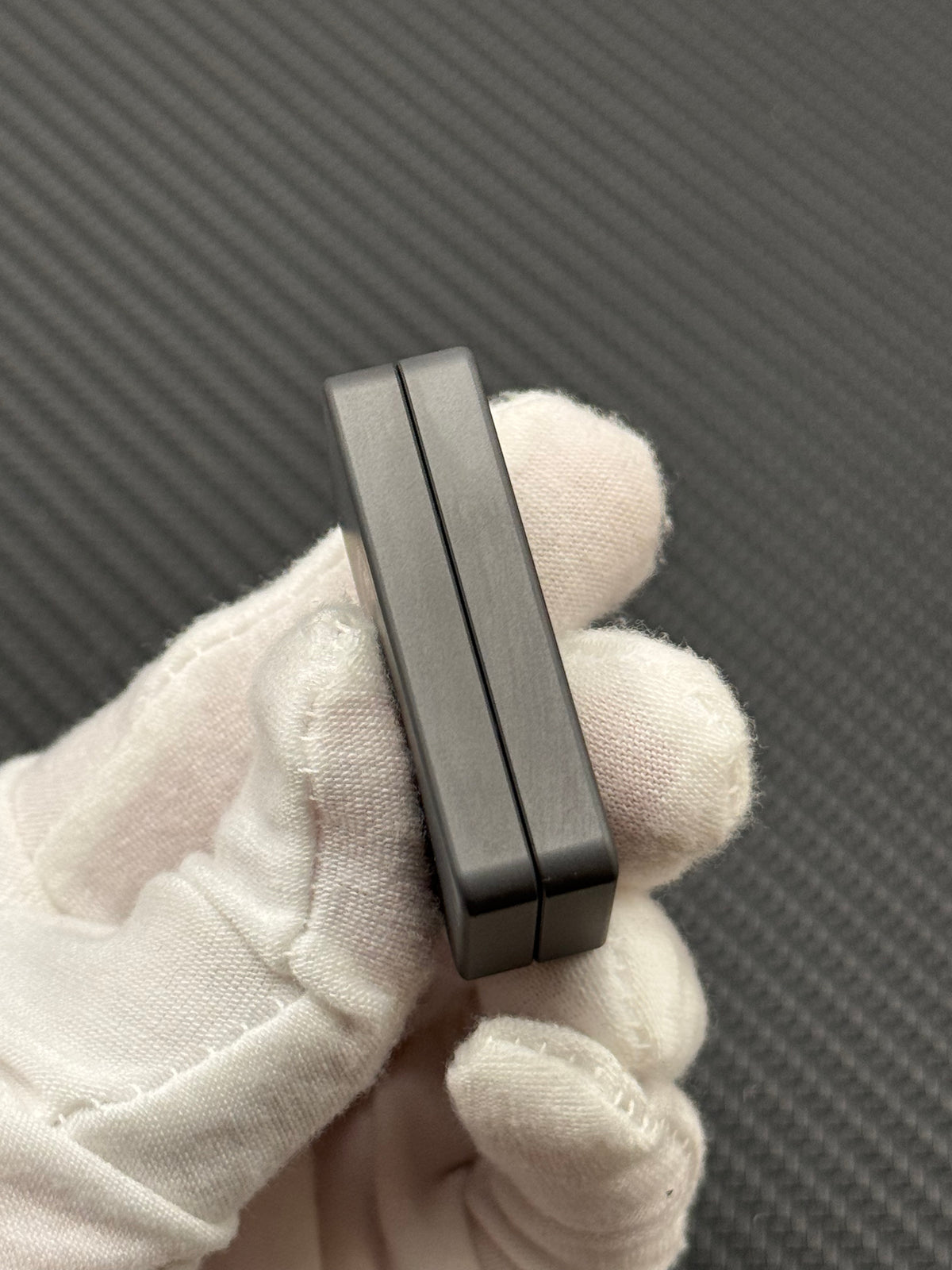 Mute Zirconium