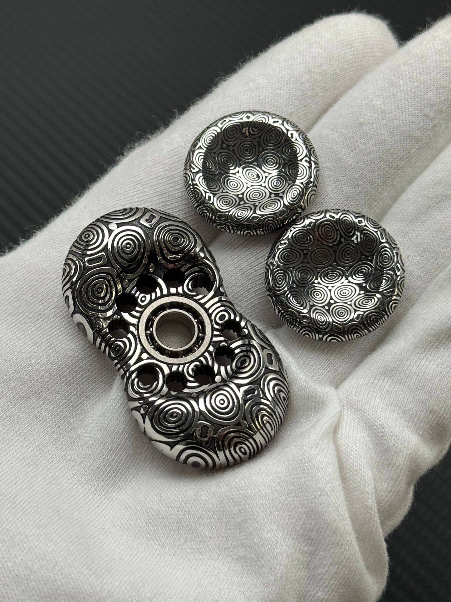 Two-Leaf Cell Damasteel Etched