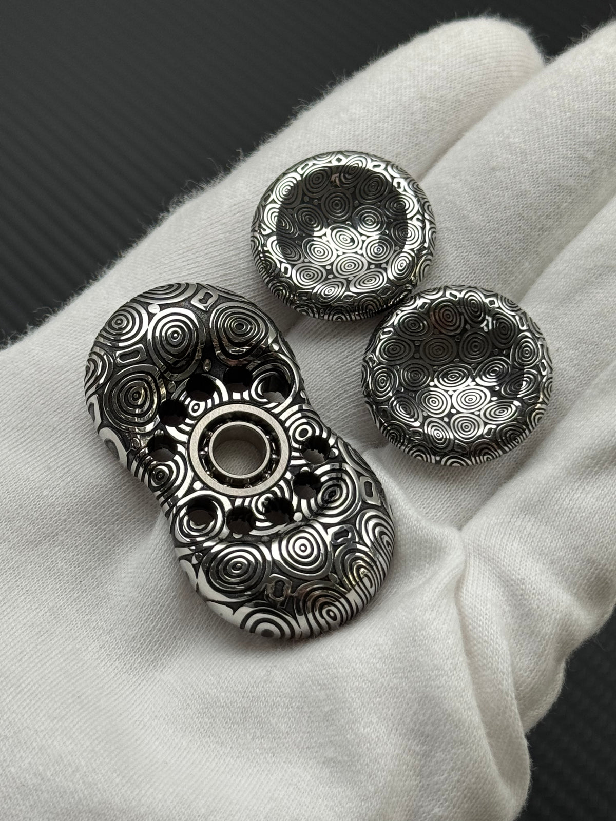Two-Leaf Cell Damasteel Etched