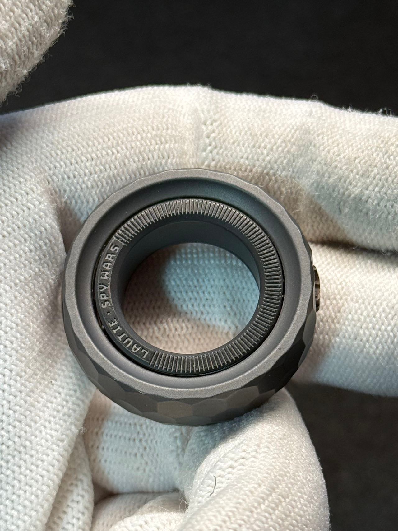 Mechanic Thorns Zirconium