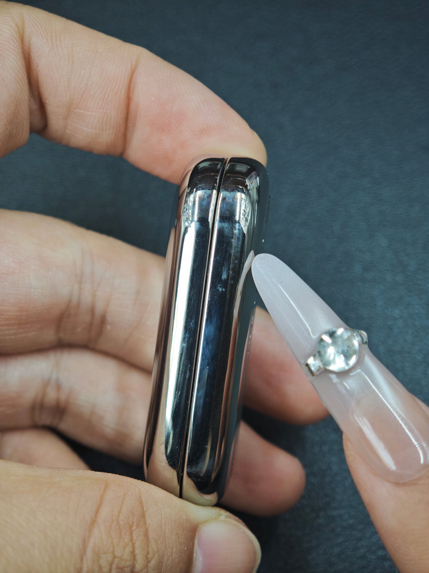 Floating Cloud Titanium