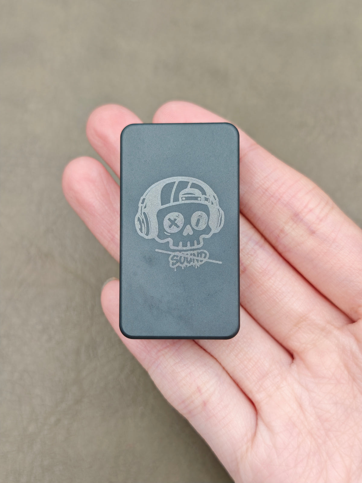 Mute Zirconium
