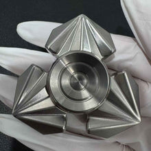 Tri Leaf Crossbone Titanium
