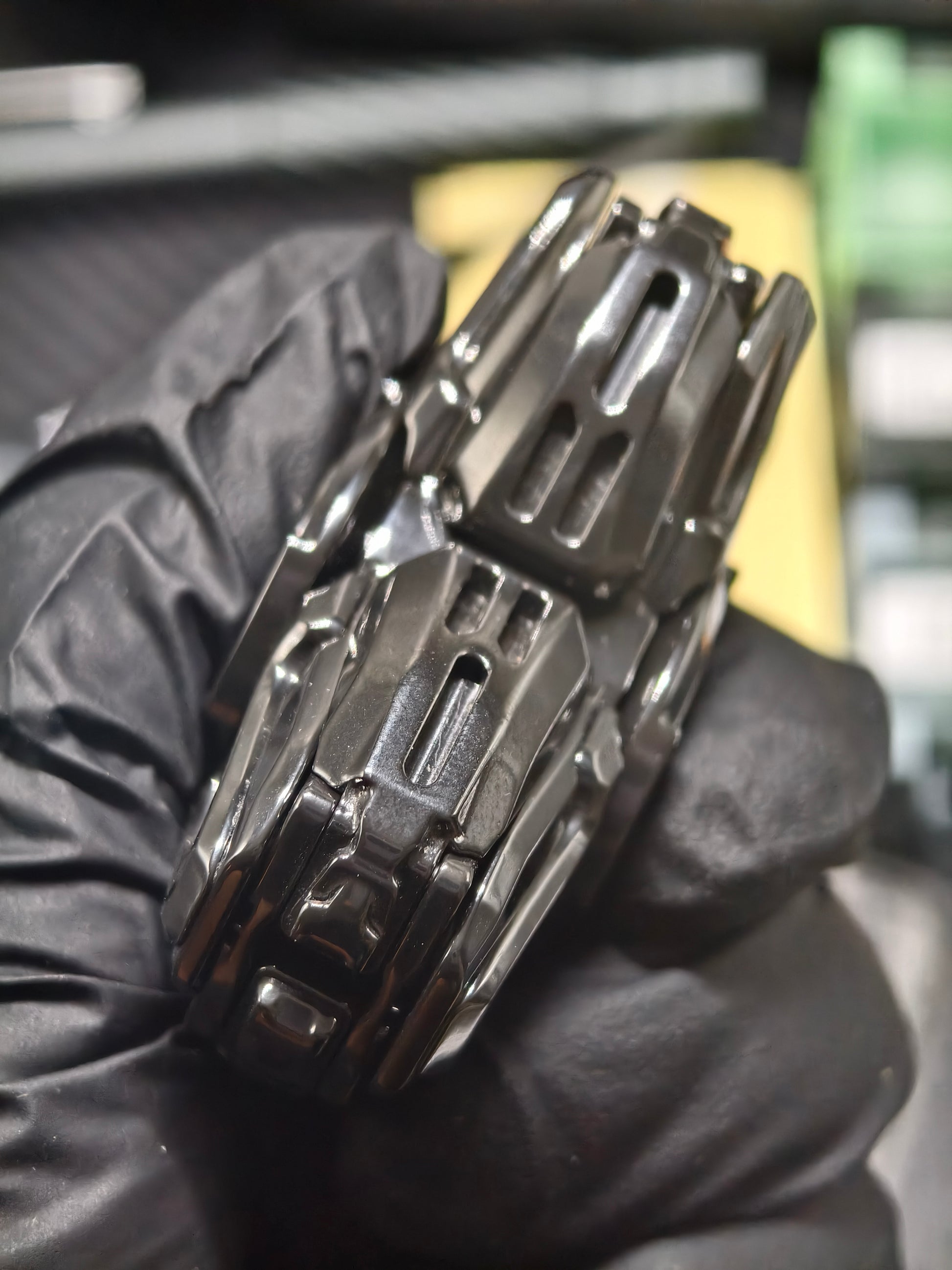 Shock String Zirconium