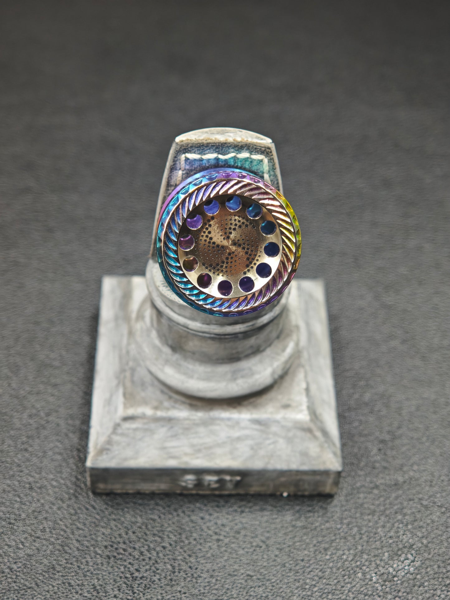 Qixuan Titanium