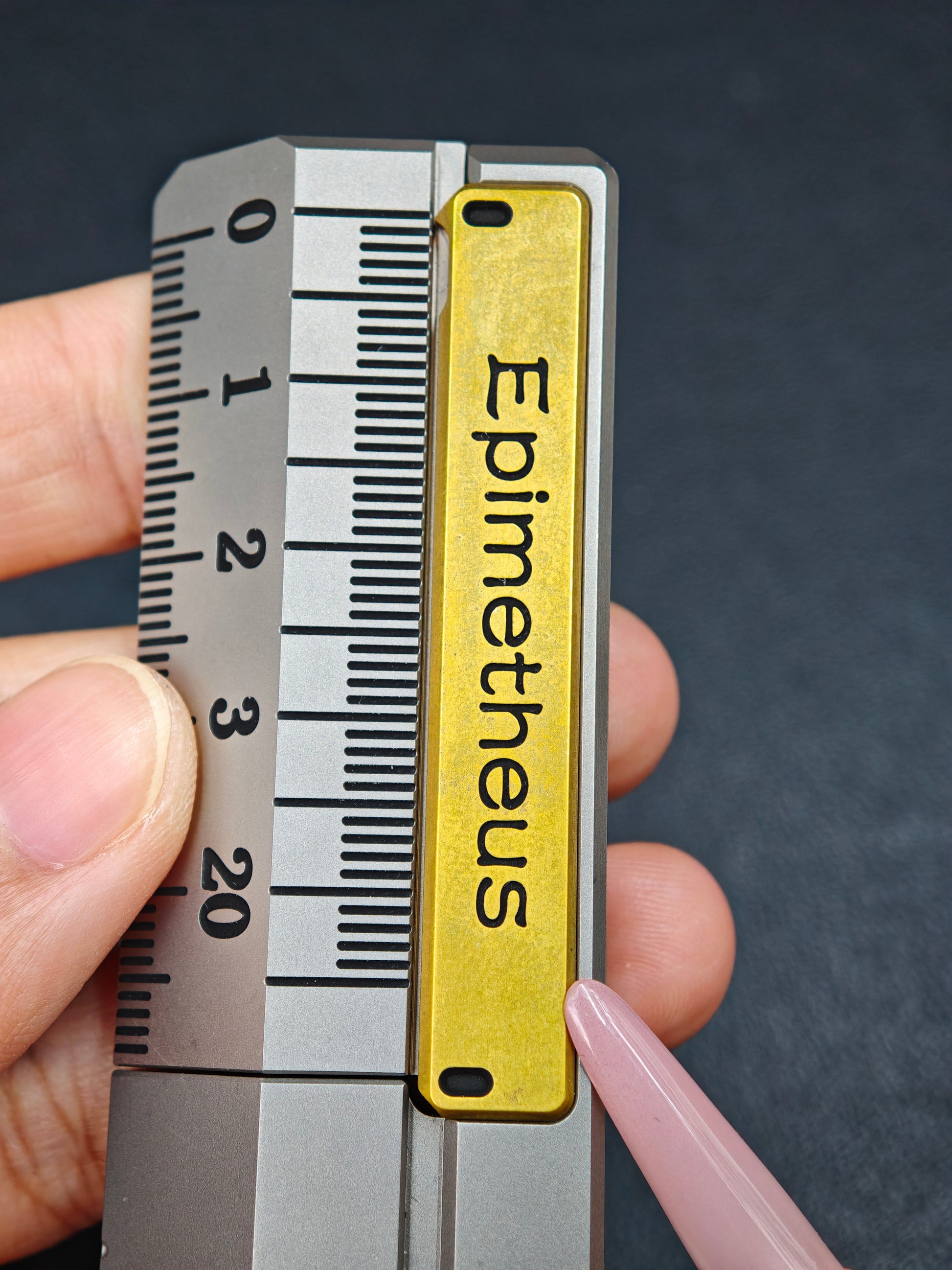 Quirky Ruler Titanium