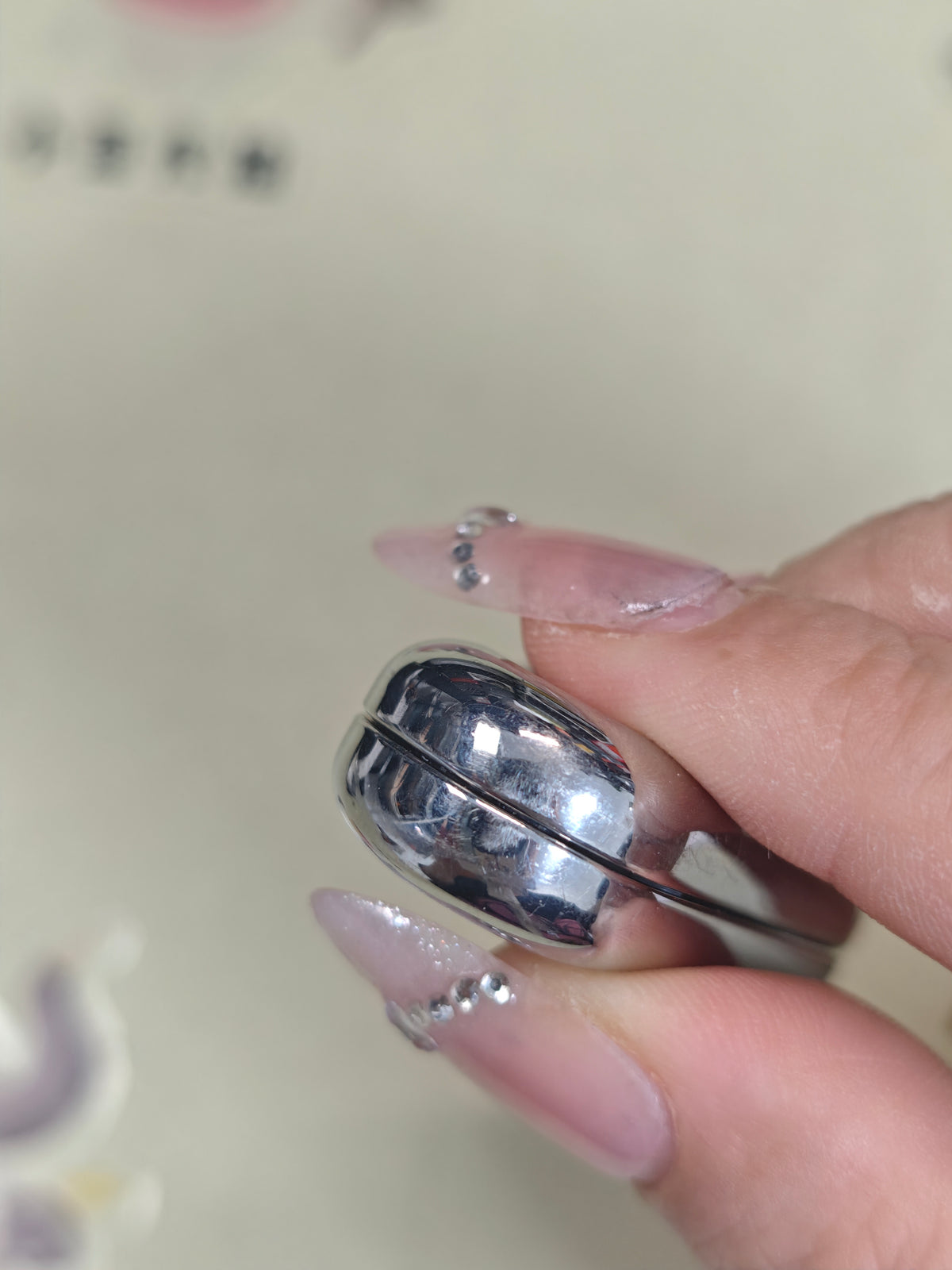 Floating Cloud Titanium