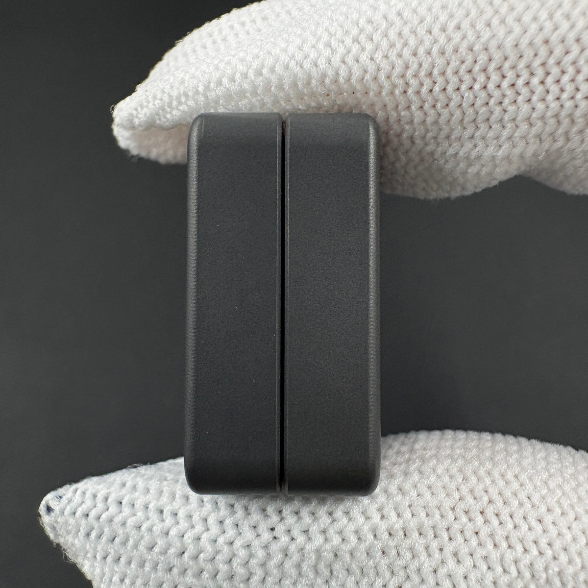 Mute Zirconium