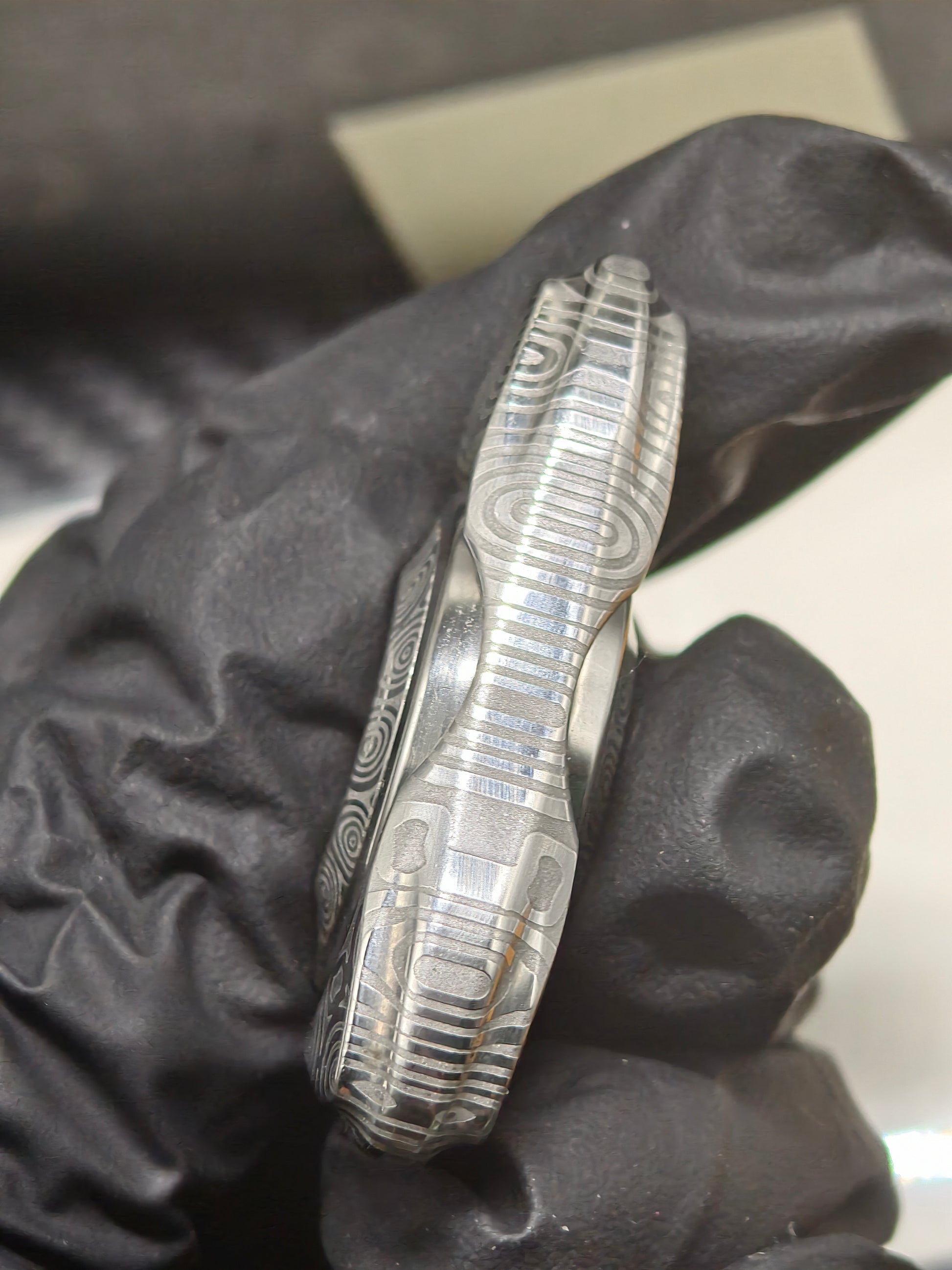 Spin Stainless Steel
