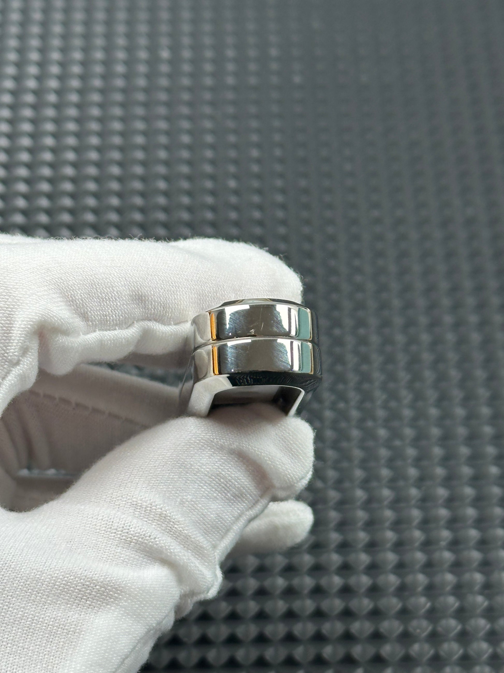 Lucky Draw Titanium Polished