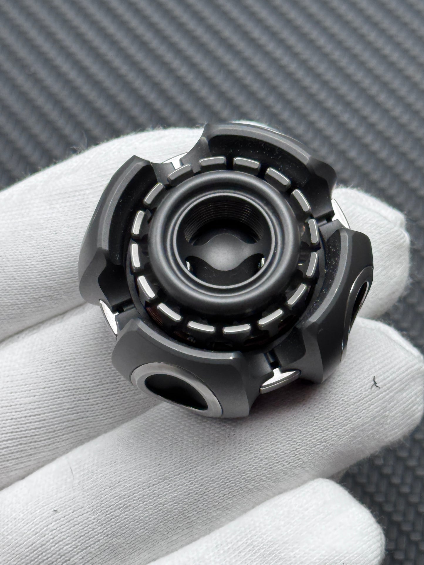 Noiz O Stainless Steel Zirconium