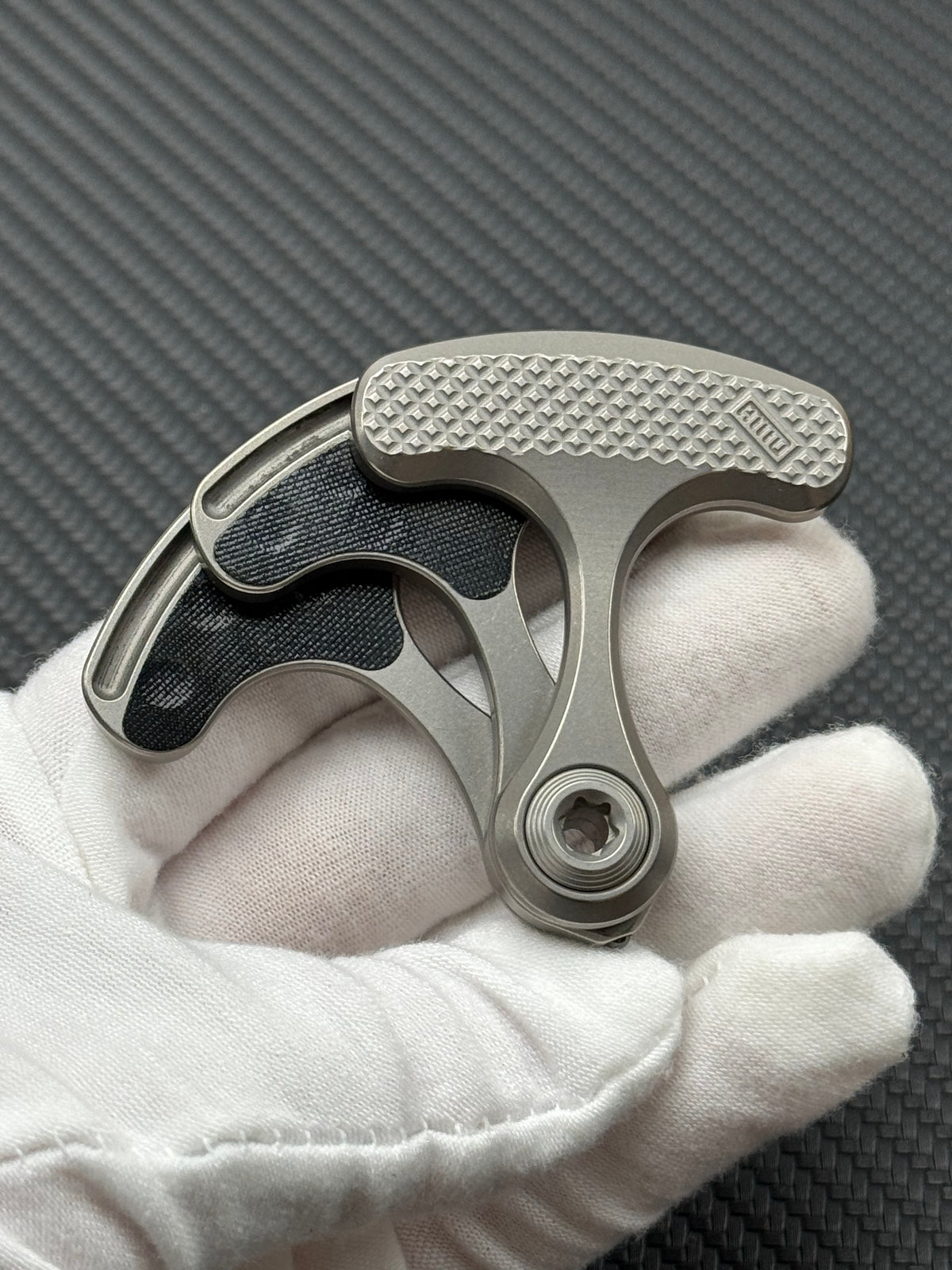 Sailor Knuckle Titanium