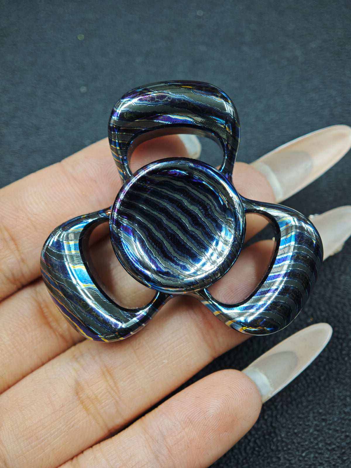 Three-Leaf Horizon Zircuti
