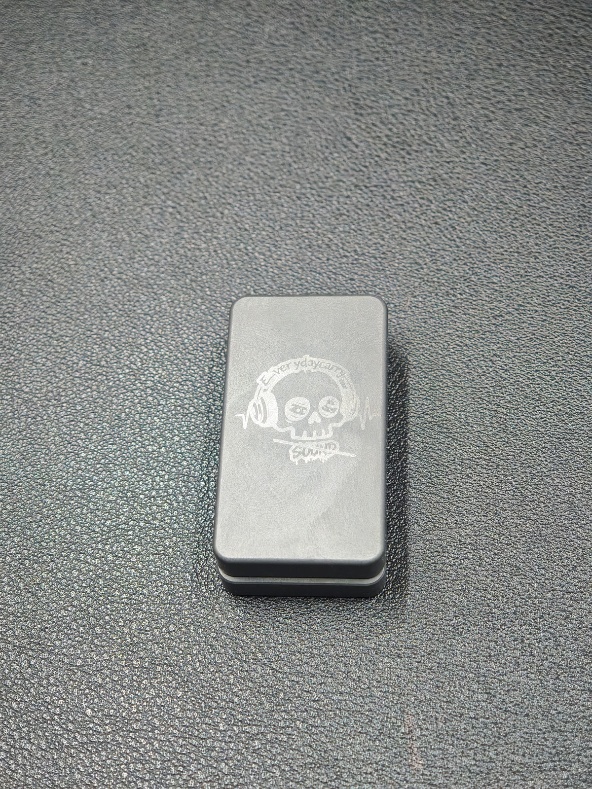 Mute Zirconium