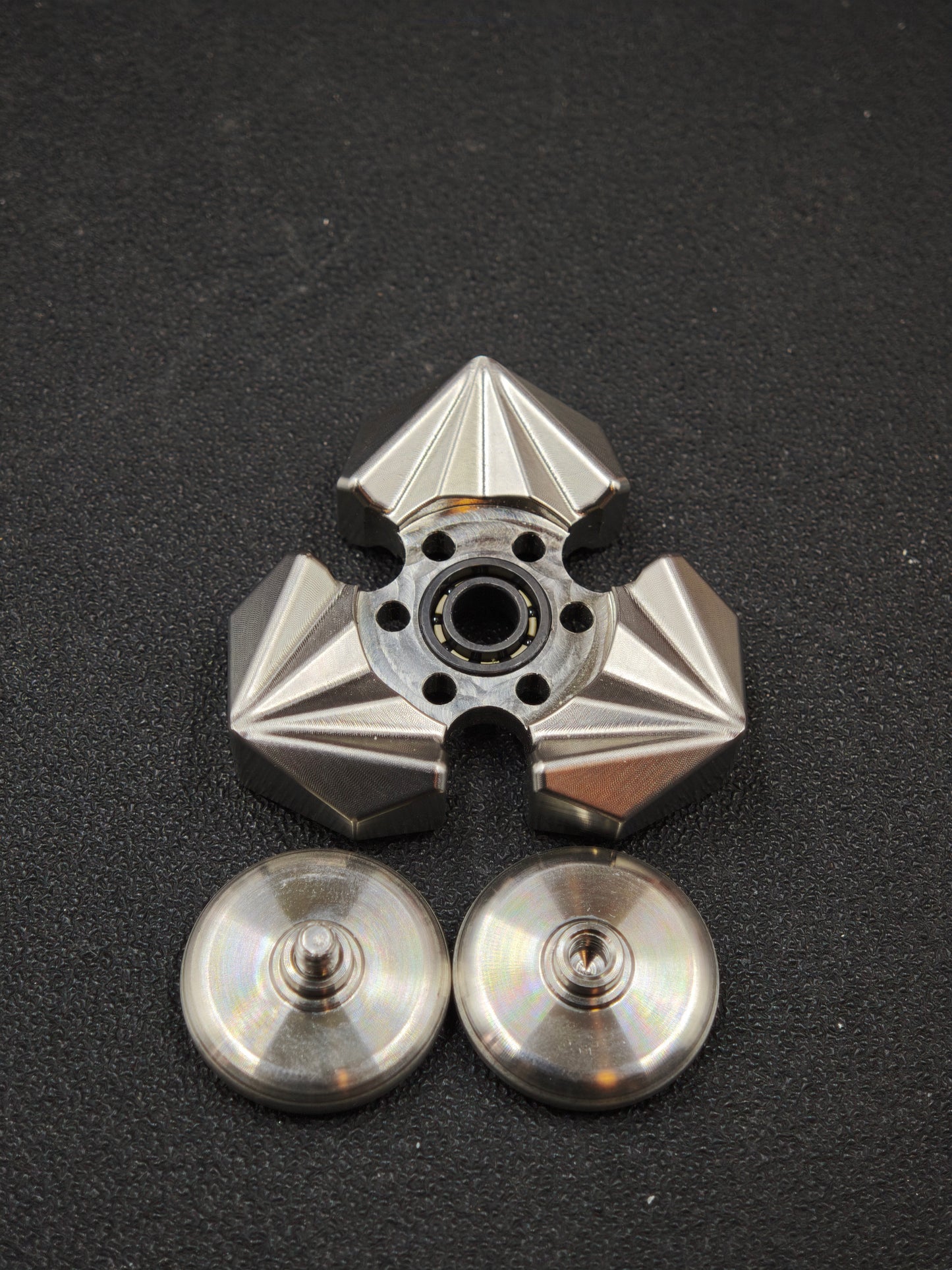 Tri-Leaf Crossbone Titanium