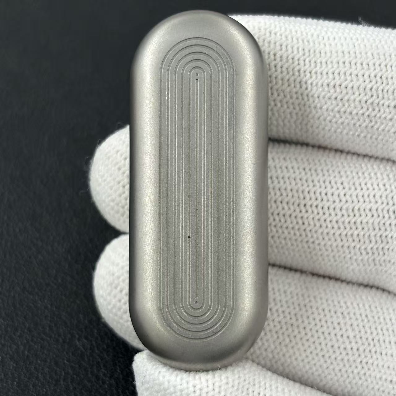 Floating Cloud Titanium
