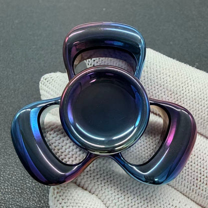 Three-Leaf Horizon Zirconium Oil Slick