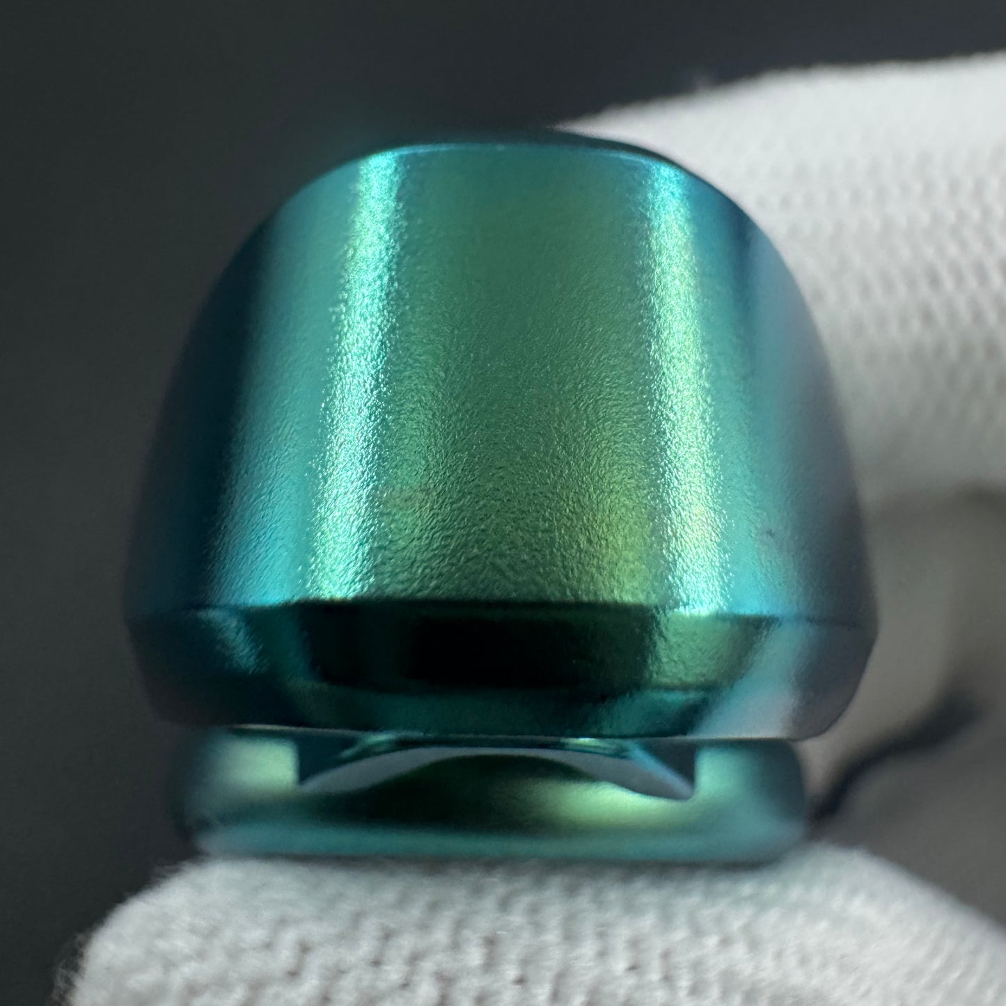 Pan Yixian Zirconium