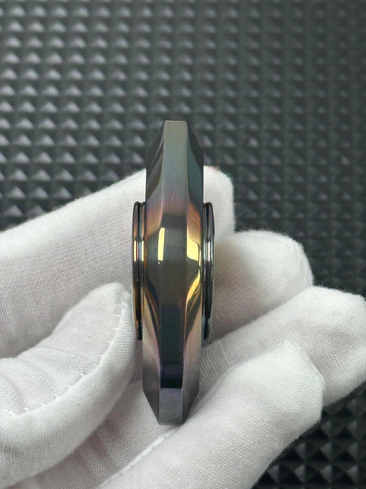 Mirror Eye Zirconium Oil Slick