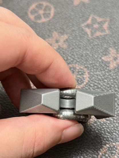 Tri-Leaf Crossbone