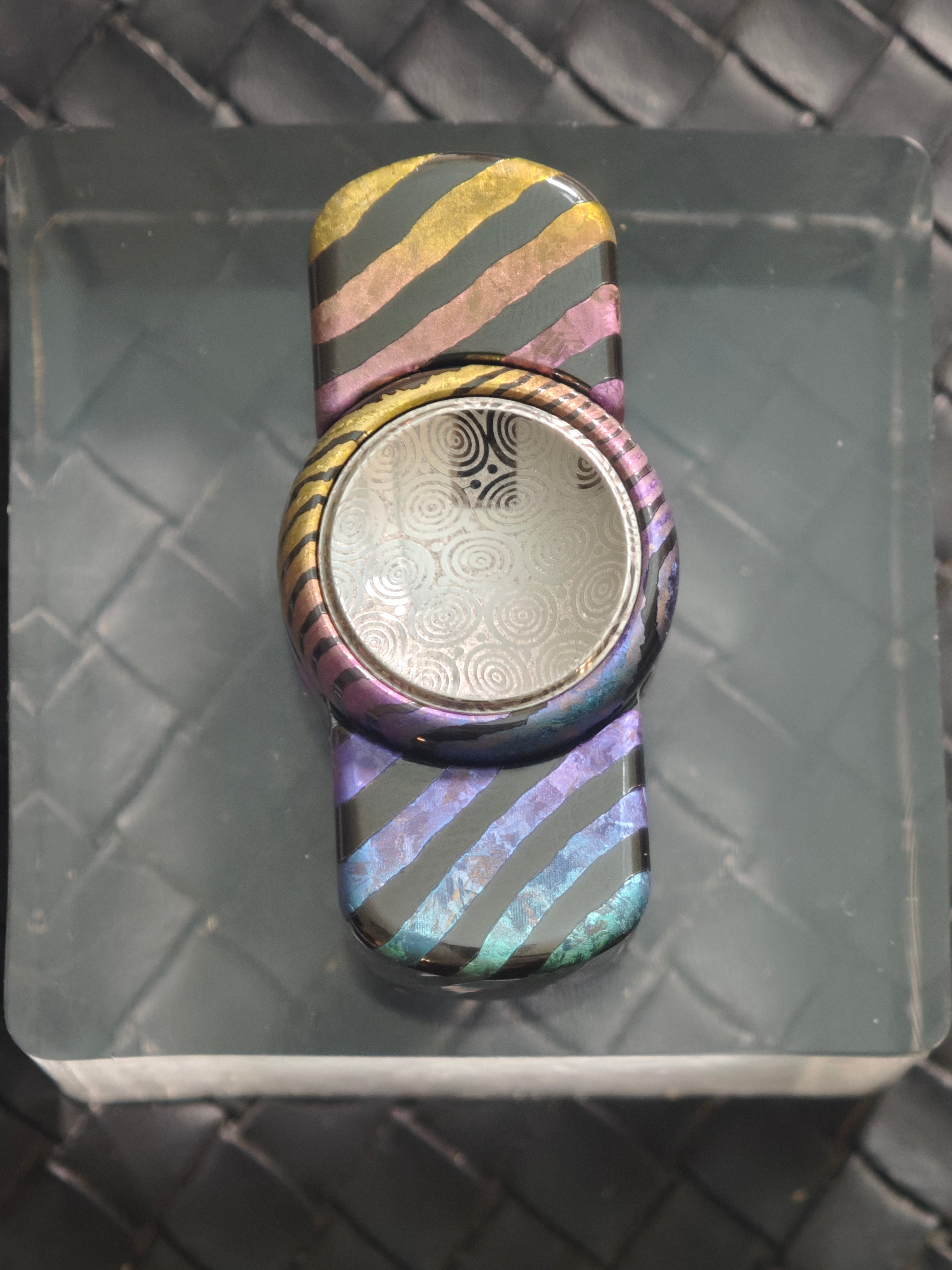 Floating Shadow Max Zircuti
