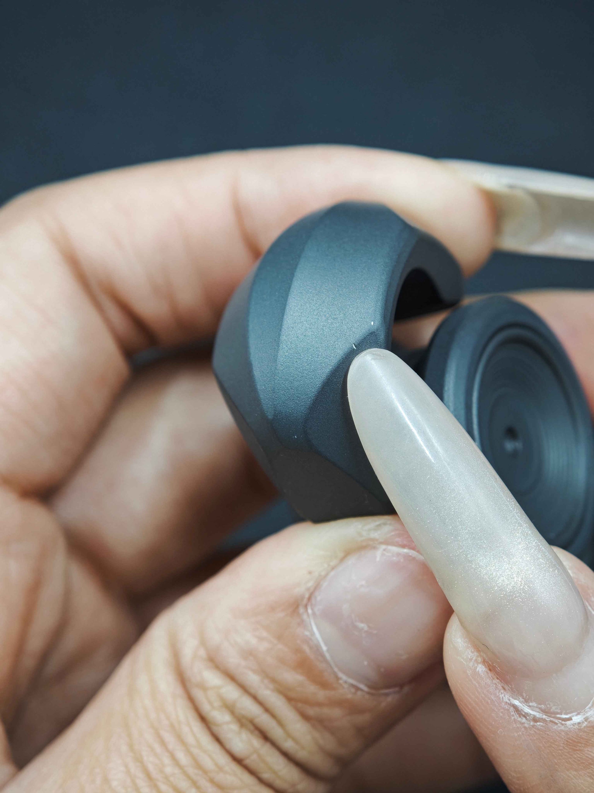 Libra Zirconium