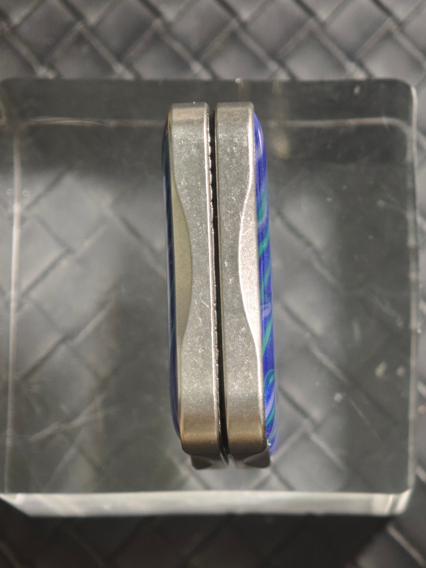 Aura Sand Stainless Steel