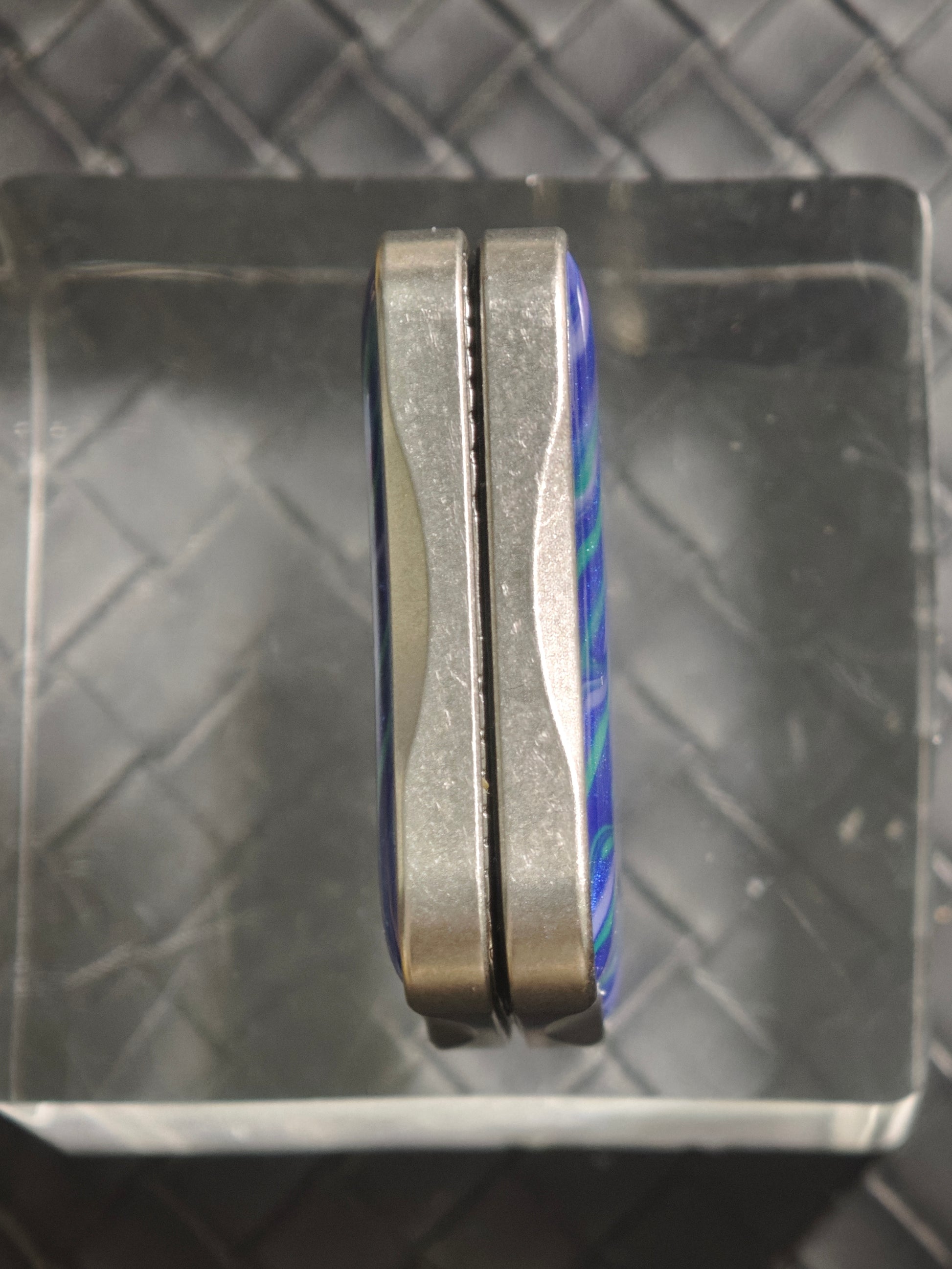 Aura Sand Stainless Steel