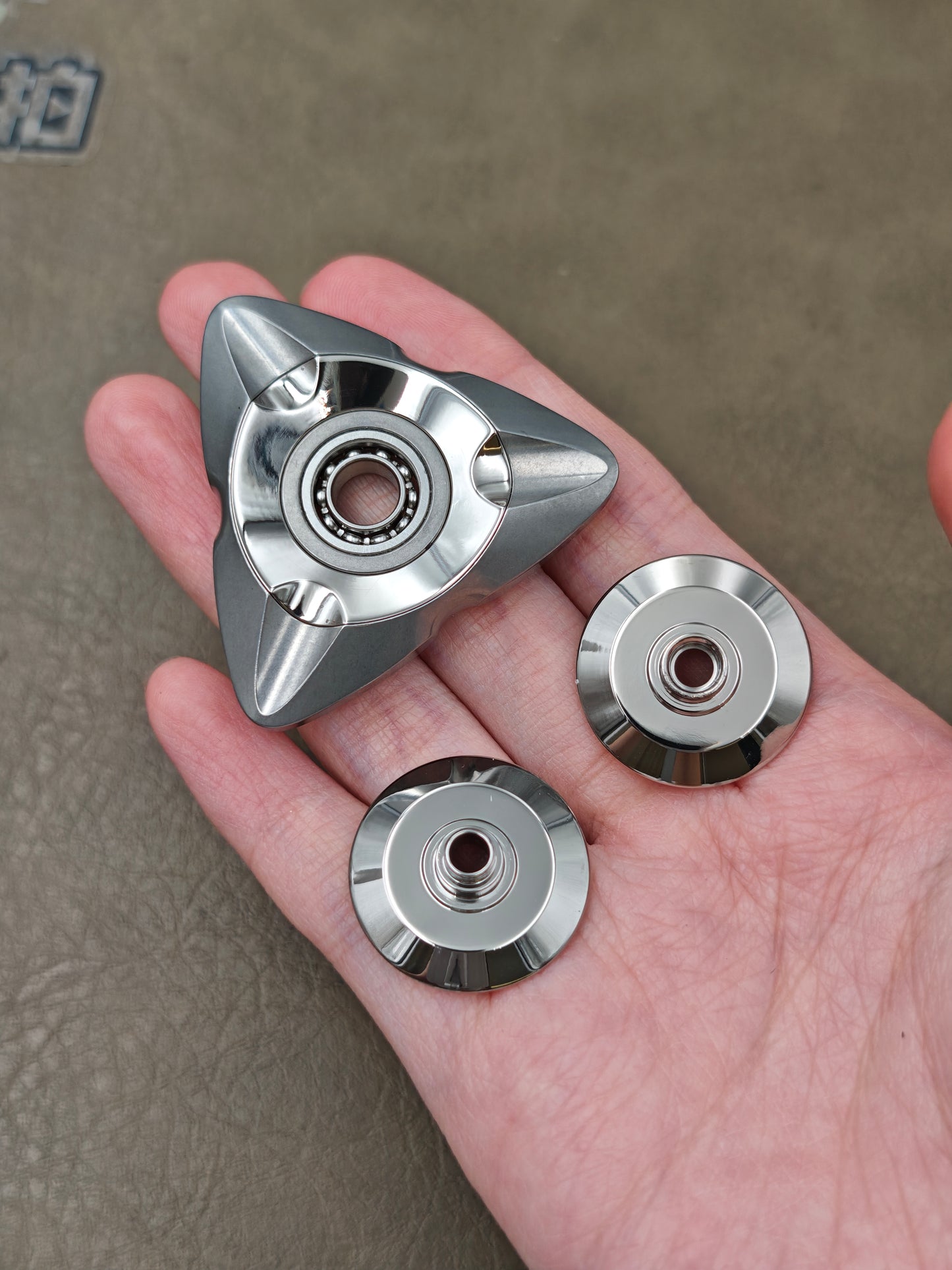 MAVE RE EST Stainless Steel Titanium