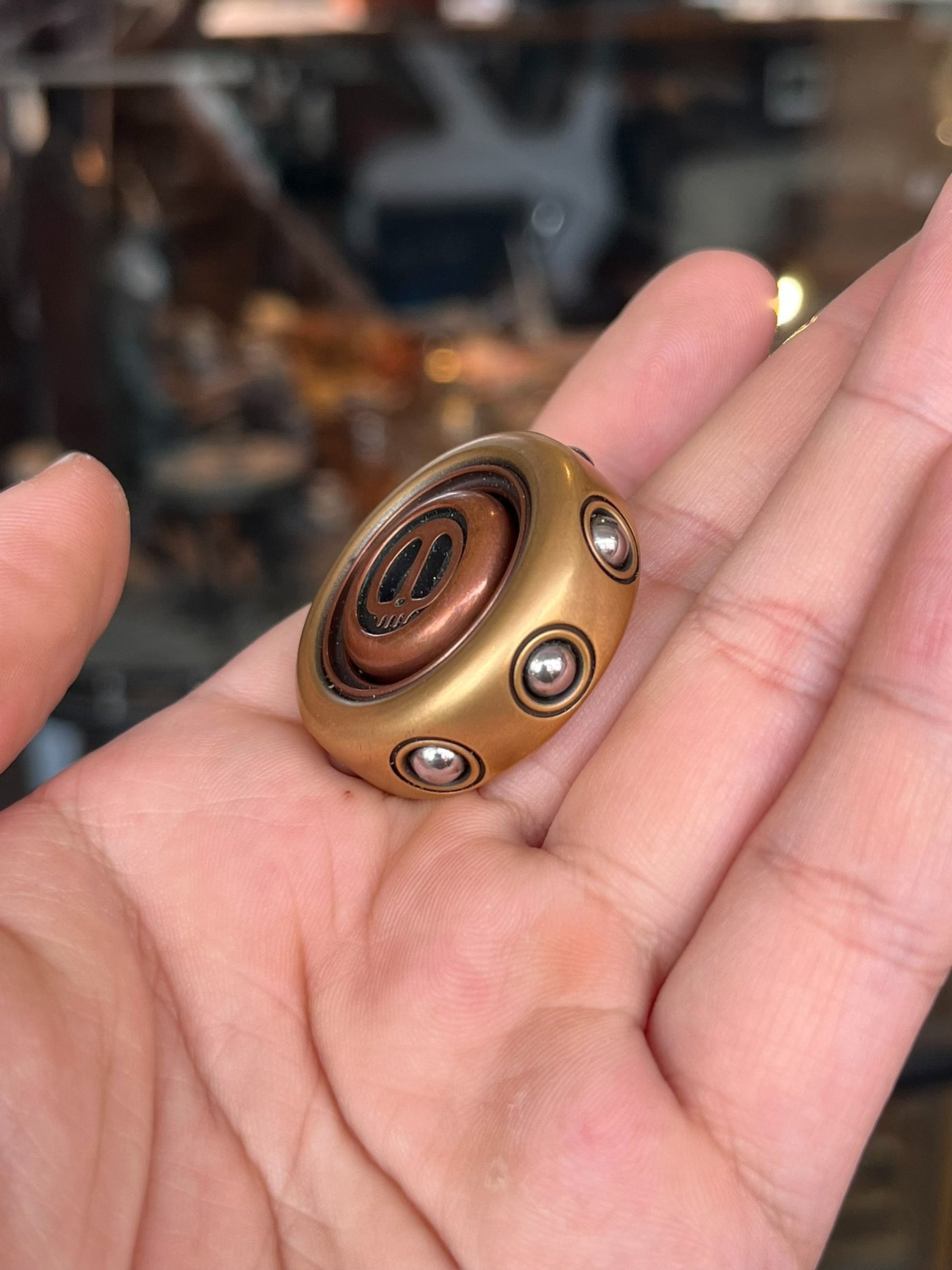 Sam Ring Spinner Brass