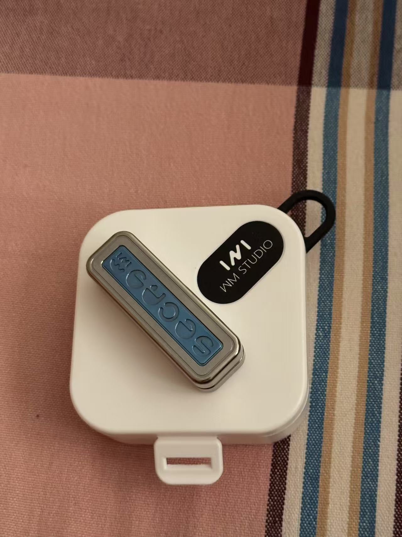 Secret Slider Titanium