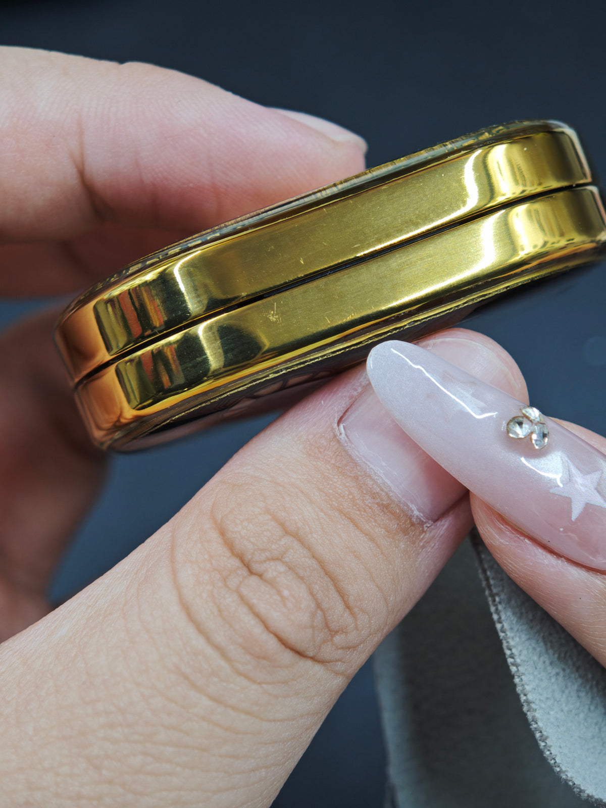 Groove Zirconium Gold Plated Resin-Sealed