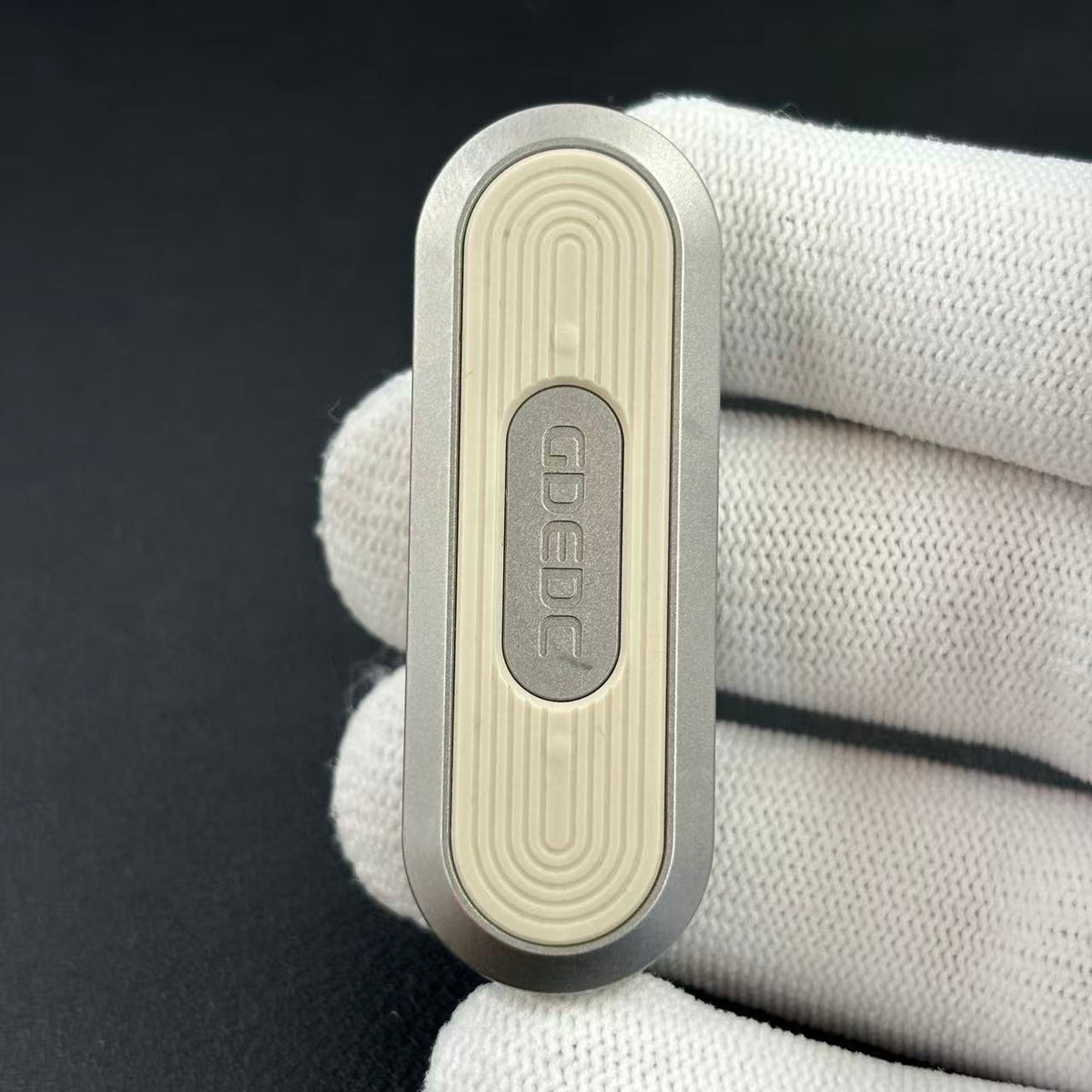 Pipa Plate Titanium