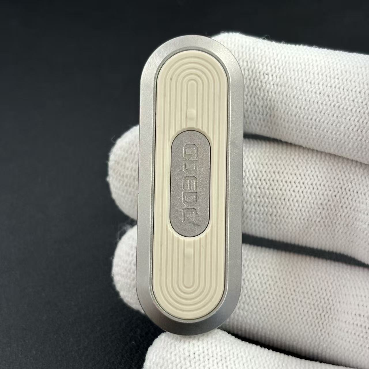 Pipa Plate Titanium