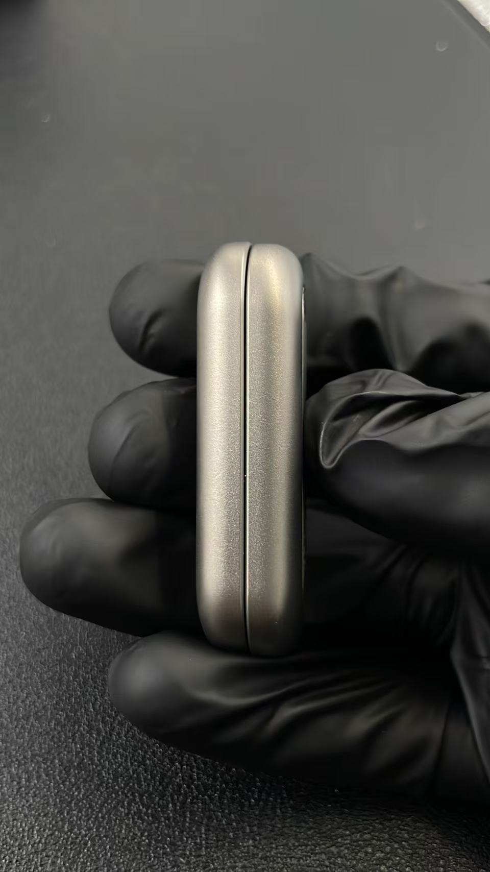 Floating Cloud Titanium