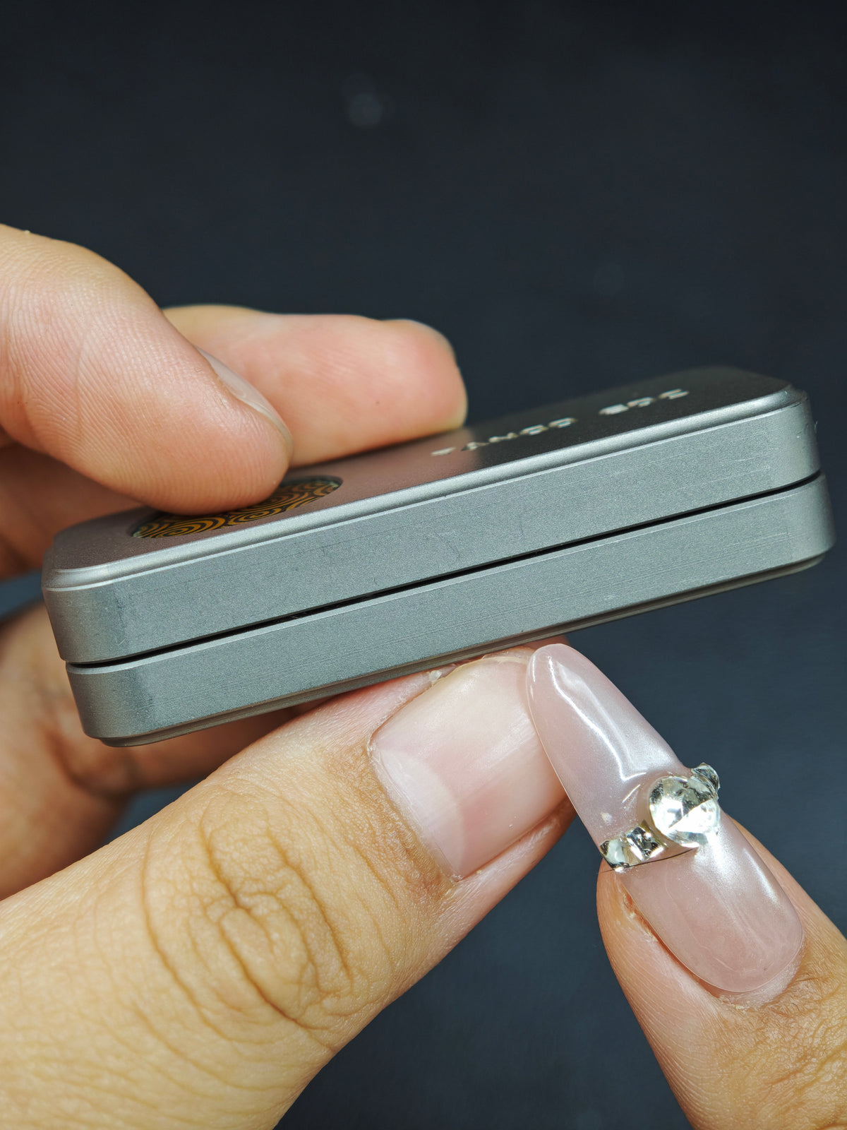 Sugar Cube Titanium