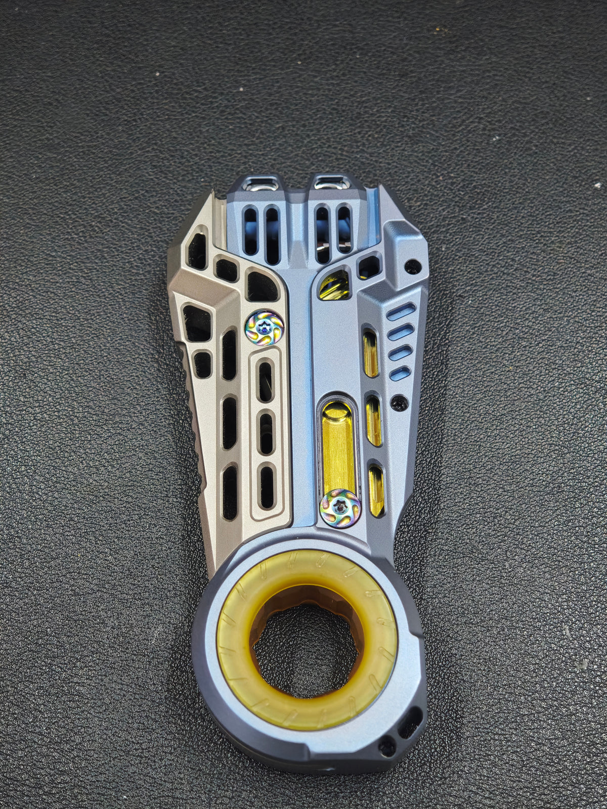 Qi Hang Titanium
