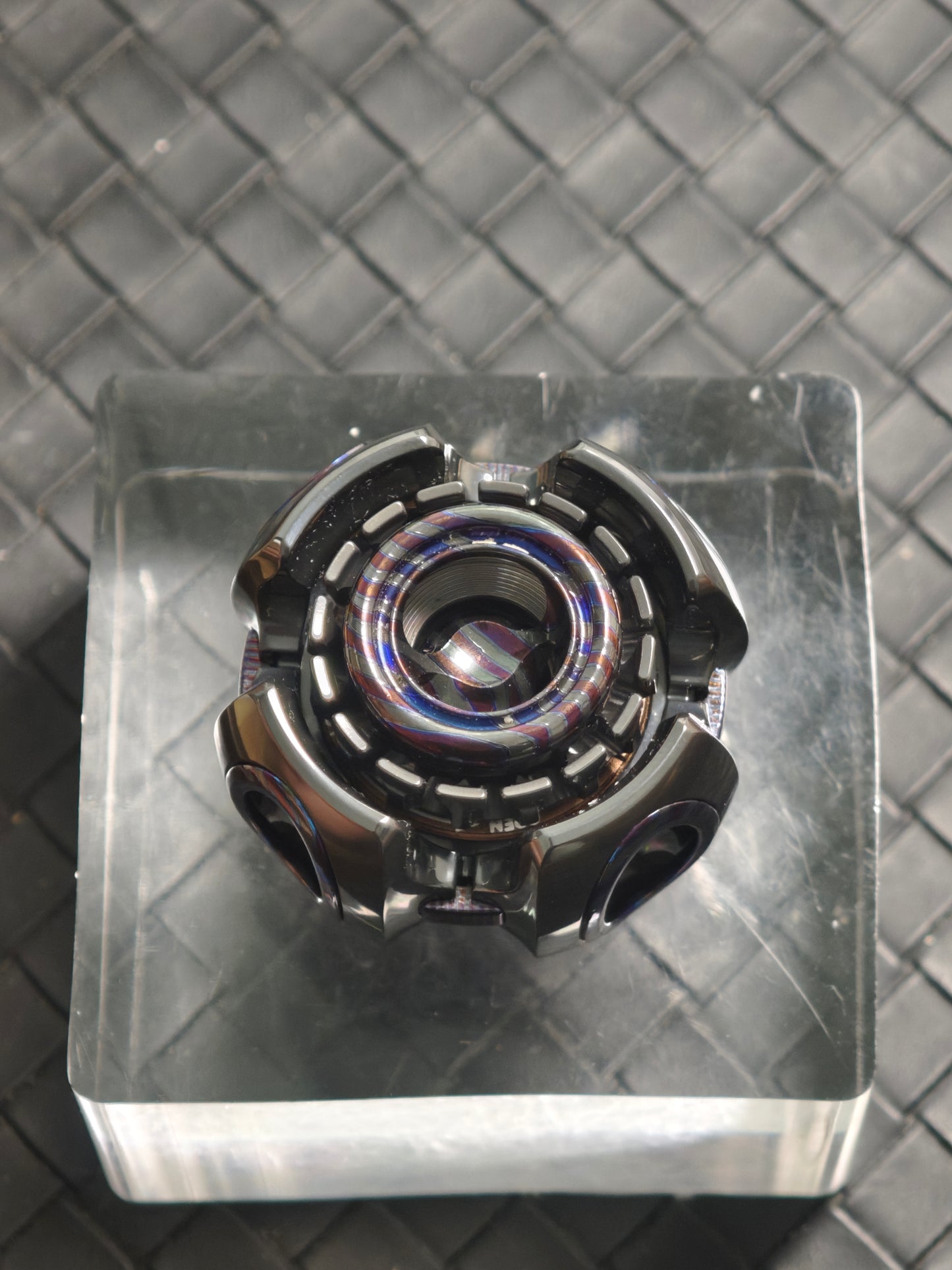 Noiz O Zircuti Zirconium