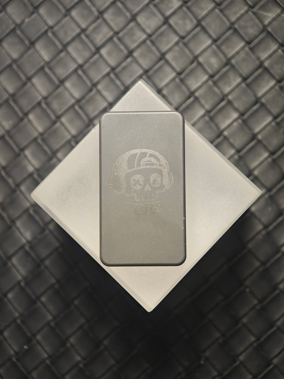 Mute Zirconium