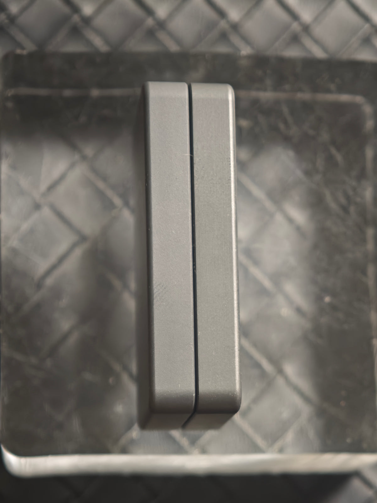 Mute Zirconium
