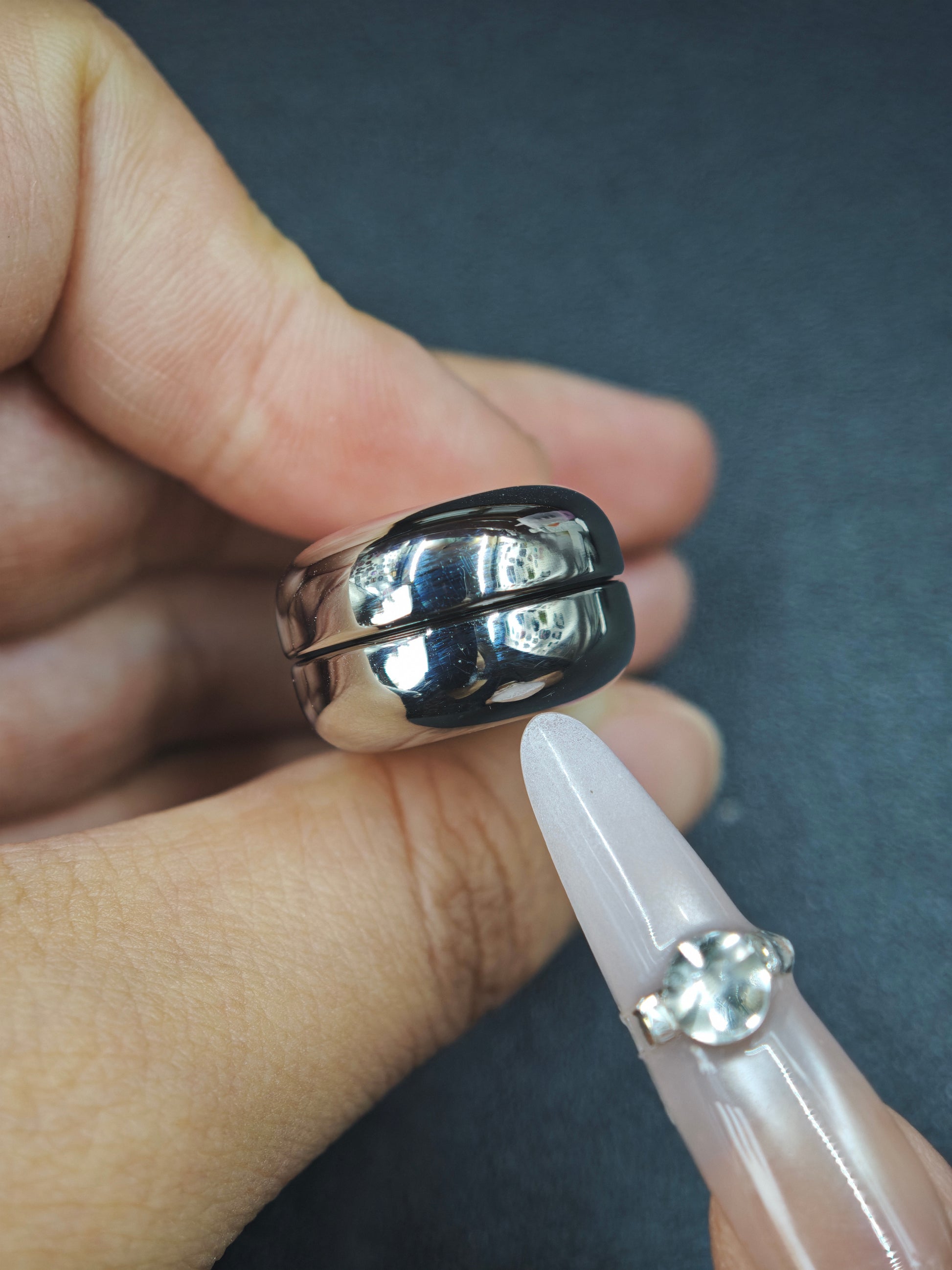 Floating Cloud Titanium
