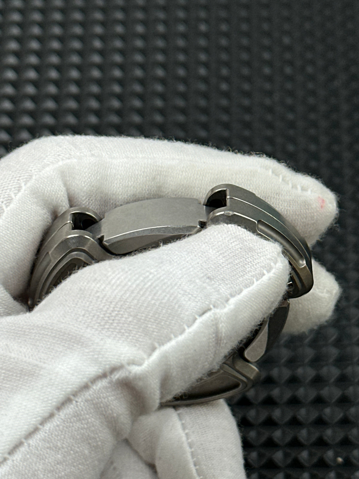 Radiation Pro Shell Opening Titanium