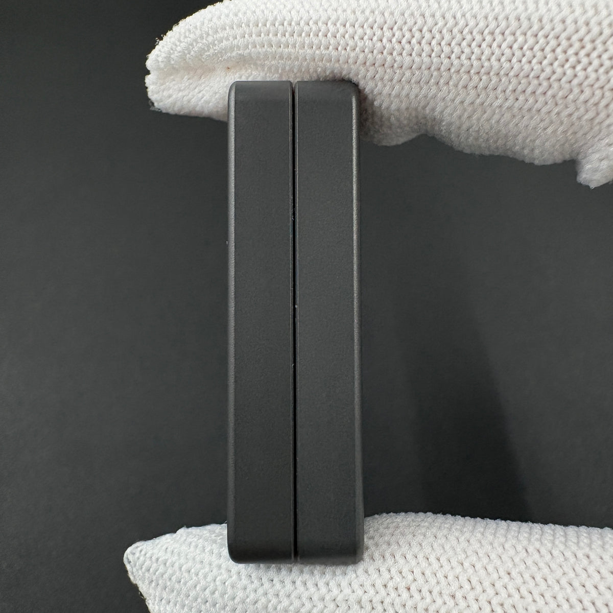 Mute Zirconium