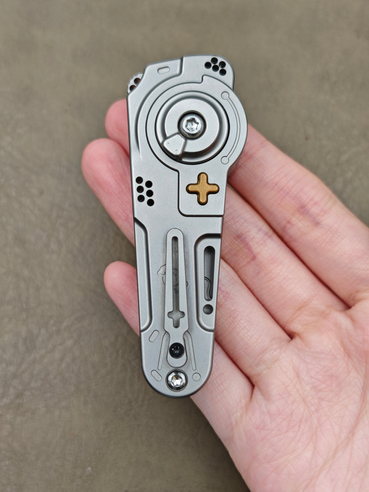 Dimension Slash Pry Bar Titanium